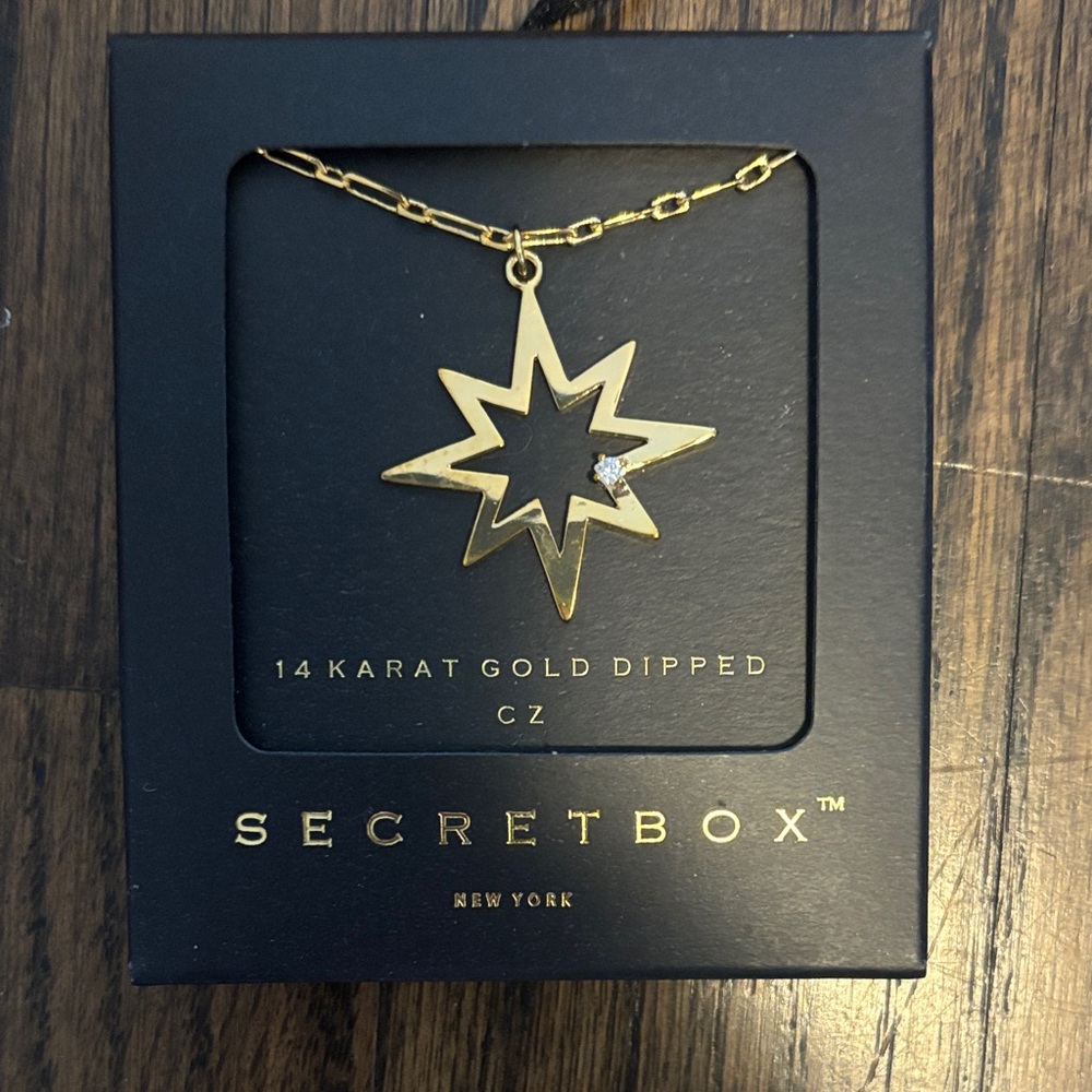 Secret box Gold Star Necklace